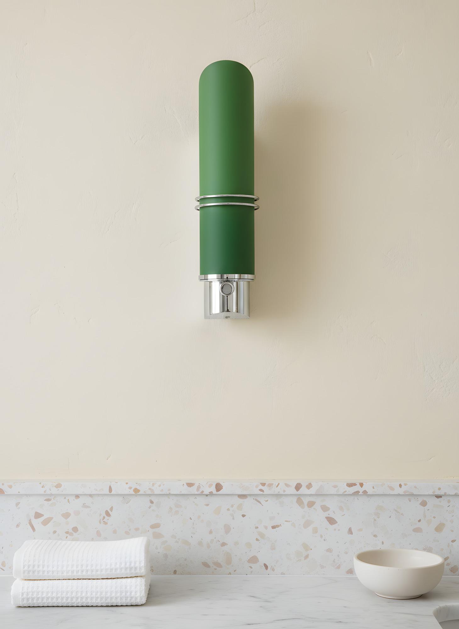 Armilla Groen – Hitech Studio in a styled interior