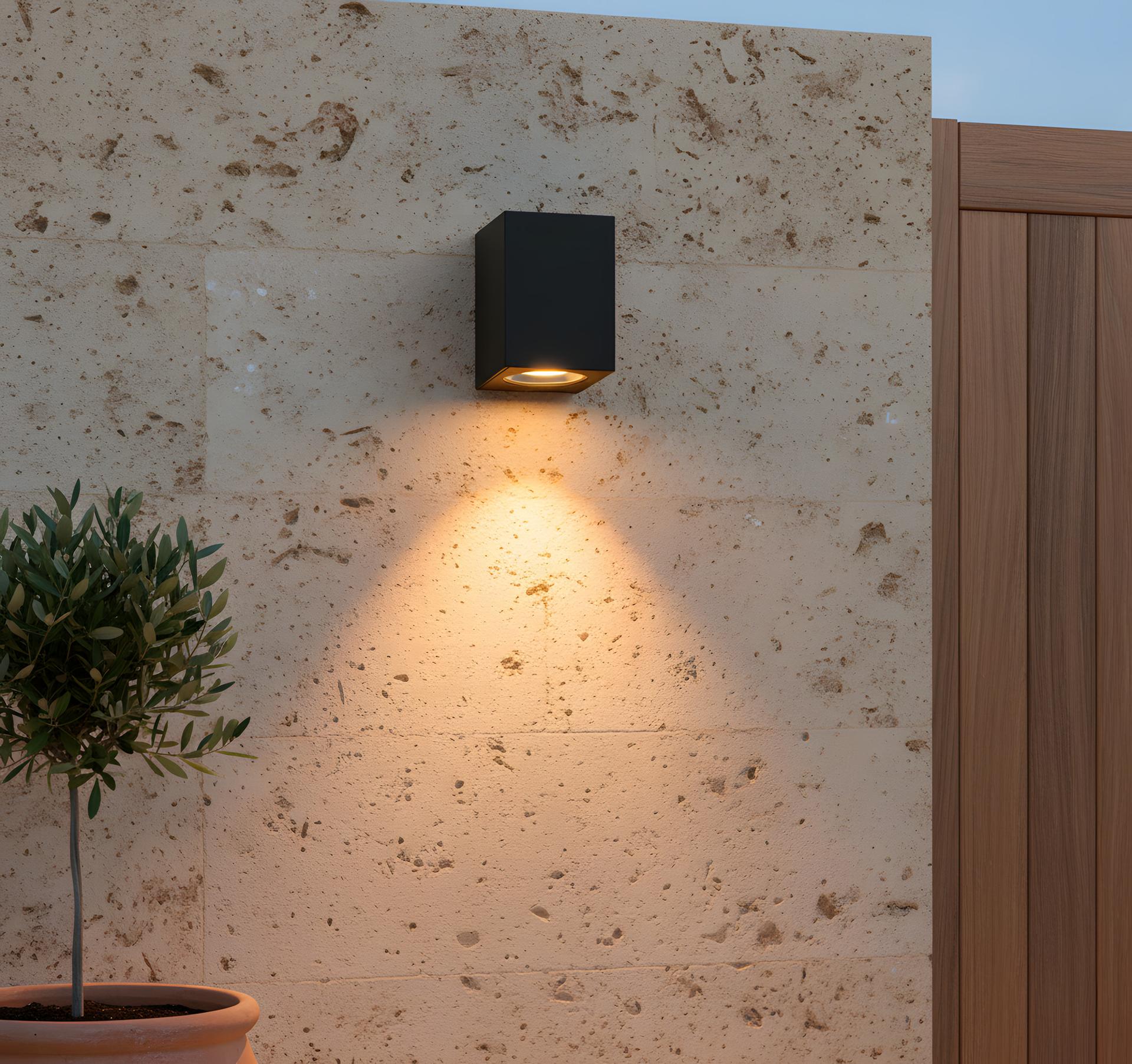 Massello Zwart – Hitech Studio in a styled interior