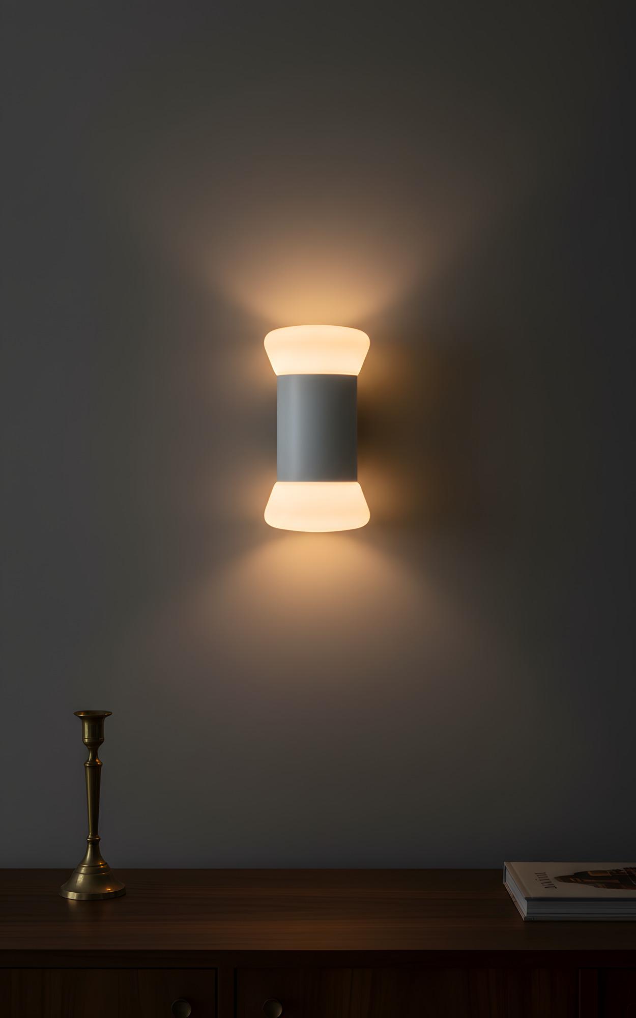 Rocchetta Wit – Hitech Studio in a styled interior
